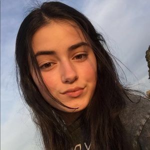 Meet your Posher, Chloe